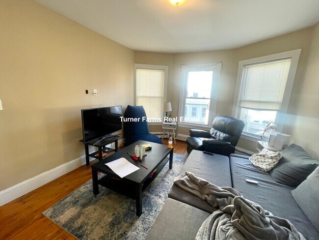 Photo - 44 Hillside St