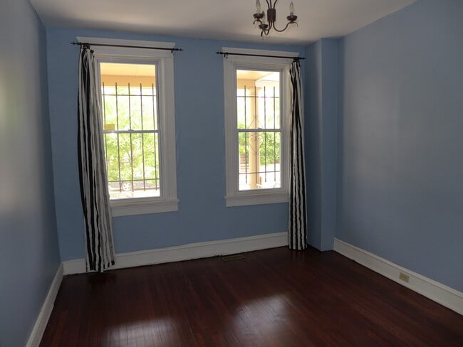 Photo - 341 E 28th St