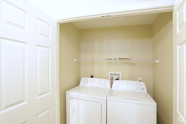1 BR, 1 BA - 820 SF - Cresterra Apartments