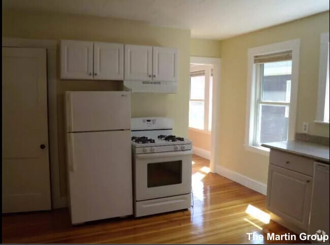 Building Photo - 47 Standish St Unit 2 Rental