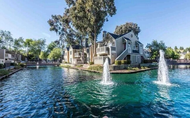 Beautiful 2-Bedroom Condo with Serene Wate... - Beautiful 2-Bedroom Condo with Serene Wate...