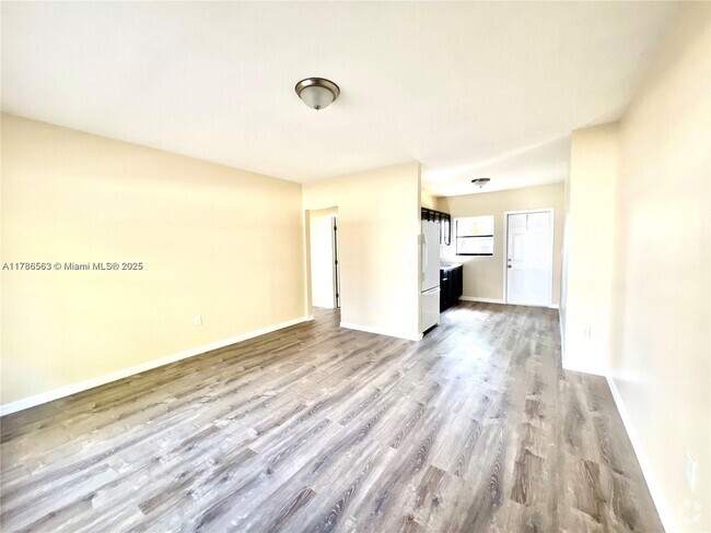 Building Photo - 645 NW 1st St Unit 2 Rental
