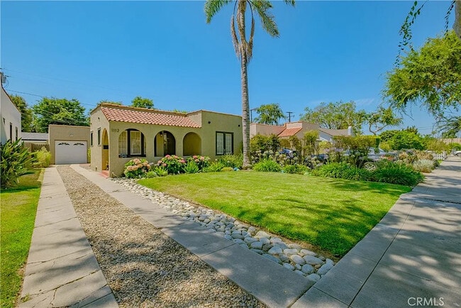 Building Photo - 1112 E Whiting Ave