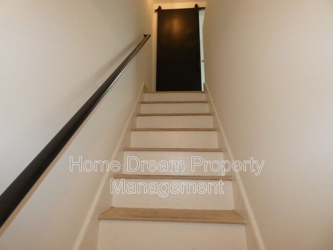 Photo - 1401 Charles St
