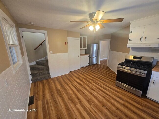 Photo - 232 Nahatan St