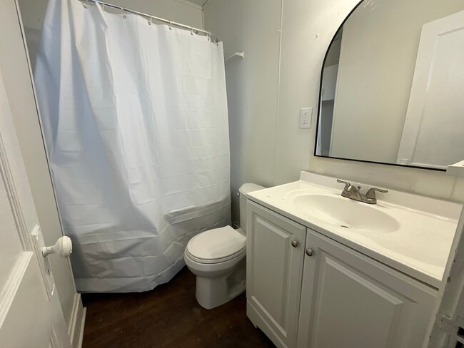 Photo - 14014 Edgewood Ave Unit Upper 14016