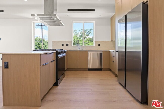 Photo - 2133 S Longwood Ave