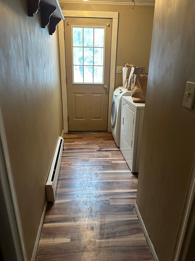 Entrada, lavandería - 64 Wells Farm Rd Unidad 64 Wells Farm Dr #1