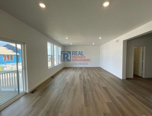 Photo - 5525 Wisteria Ave