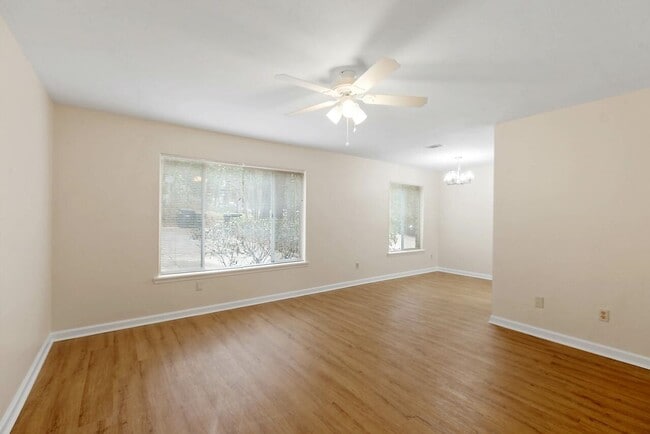 Photo - 2188 Claremont Ln
