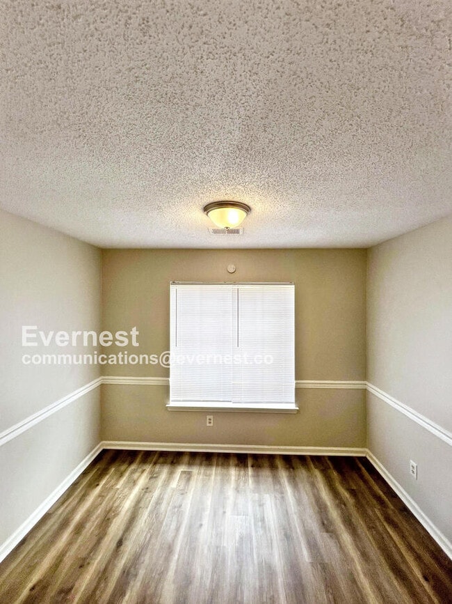 Photo - 285 Gaslight Cove