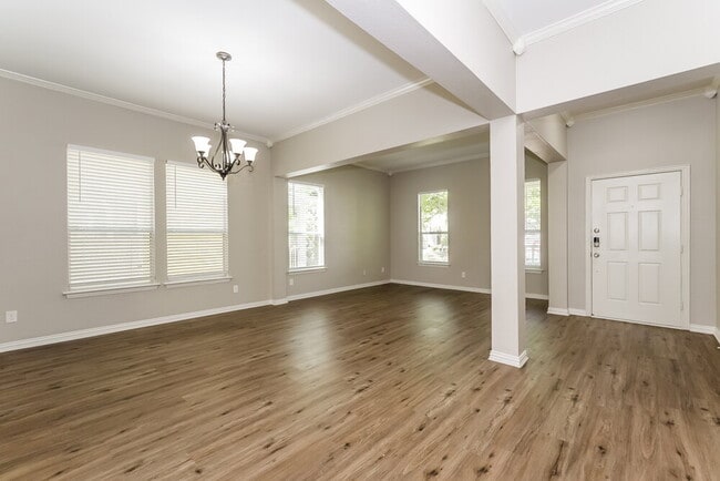 Photo - 1042 Devonshire Dr