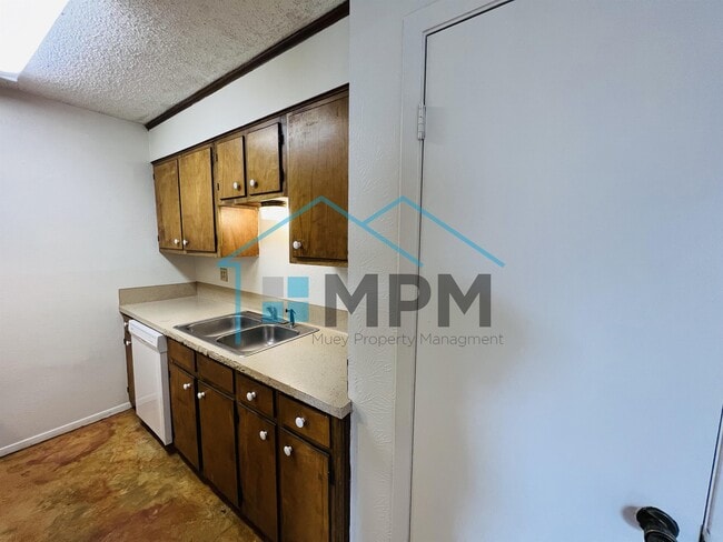 48 Colonial Dr Unit 3