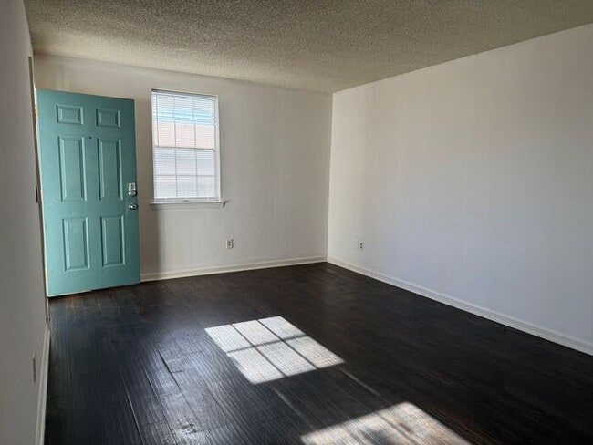 Photo - For Rent - Great Duplex Unit in North Nashville