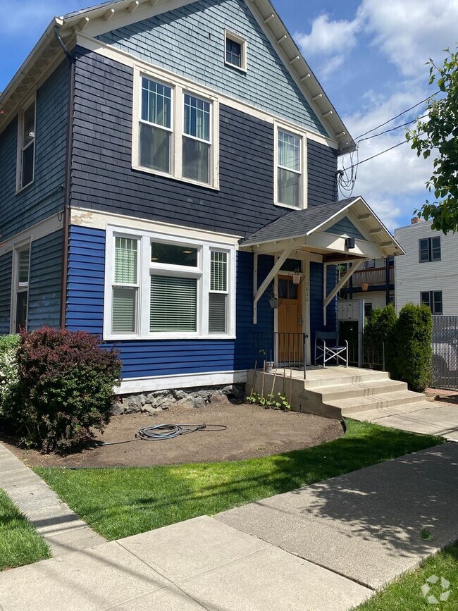 Building Photo - 950 Unit 02 Rental