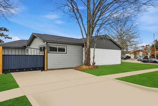 Photo - 3903 High Point Ln