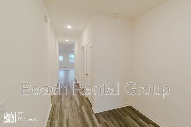 Photo - 157 Linares St