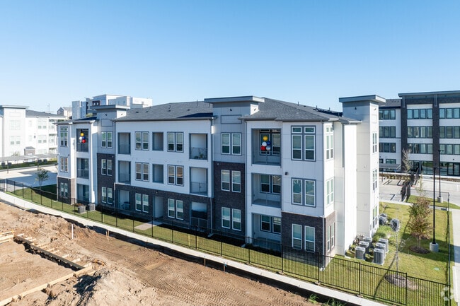 Exterior - Oxford at Weatherford