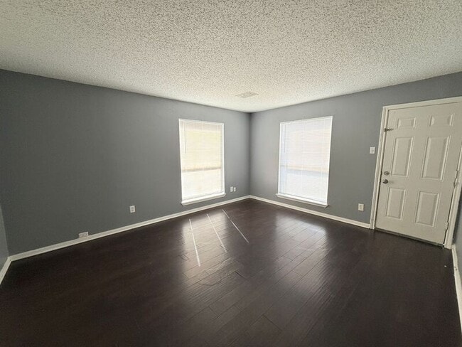 Photo - 2641 Santa Barbara Dr