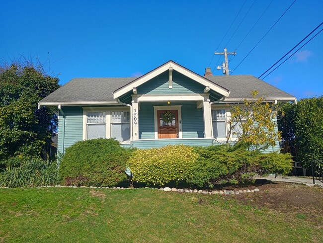 Photo - 1209 32nd St