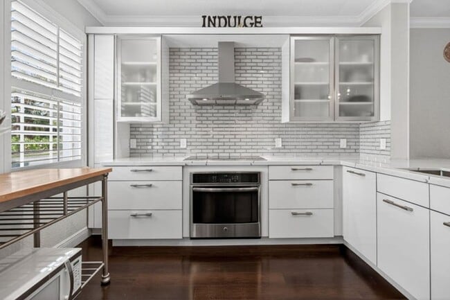 Photo - 203 E Thatch Palm Cir