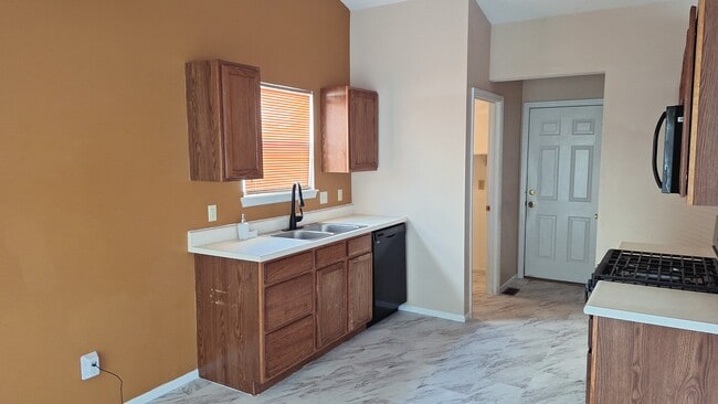 Photo - 1215 Harting Dr