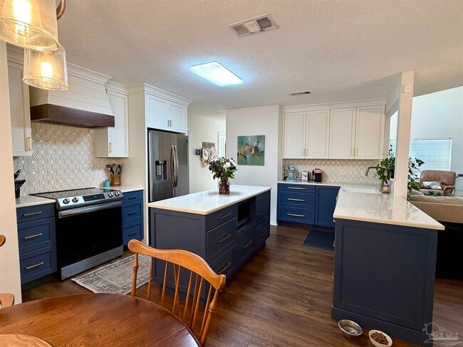 3110 Leesburg Square
