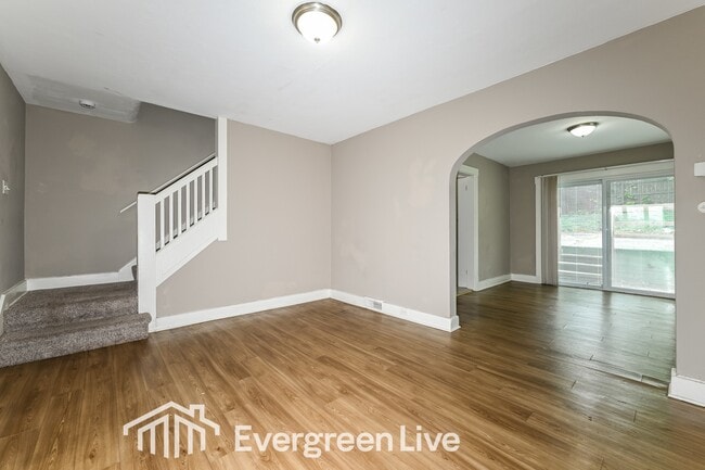 Photo - 192 1/2 St Joseph St