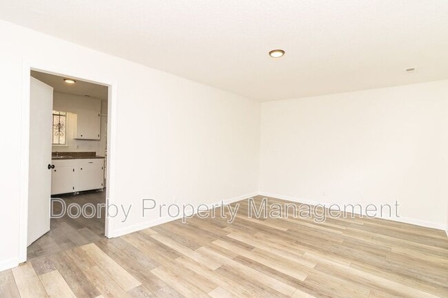 Photo - 303 Hillcrest Ave