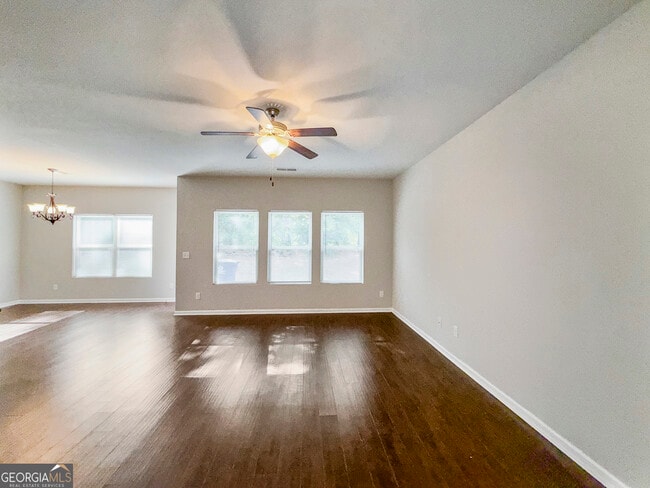 Photo - 204 Daisy Cir