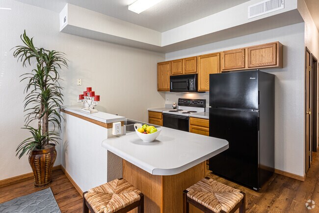1BR, 1BA - 630 SF