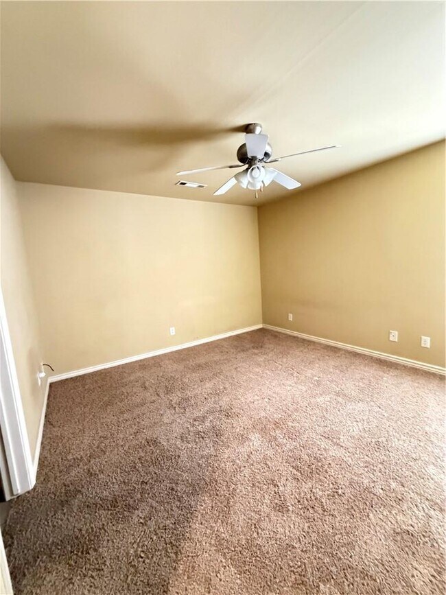 Photo - 603 SW Loudon Dr Unit 1