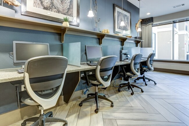 Resident Business Center - Computers & Printer