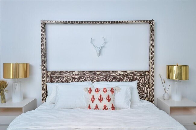 Photo - 806 Vedado Way NE