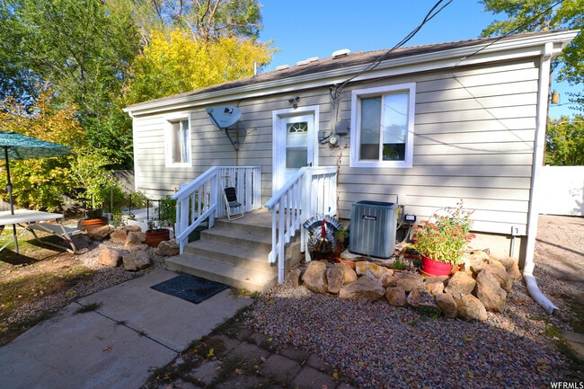 Photo - 120 E 350 N Unit main house