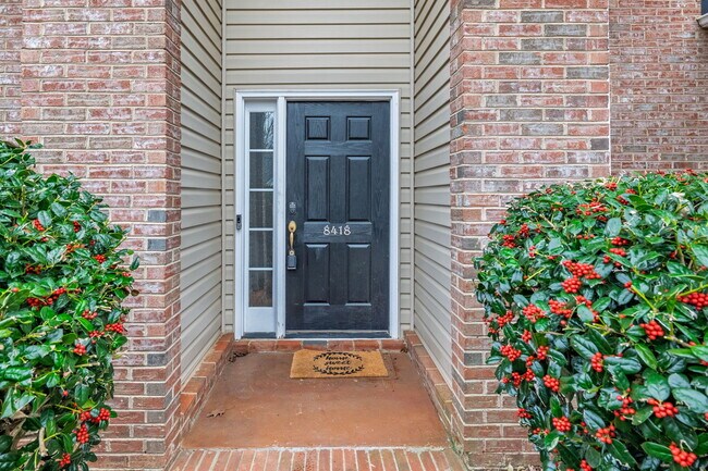 Photo - 8418 Bampton Dr