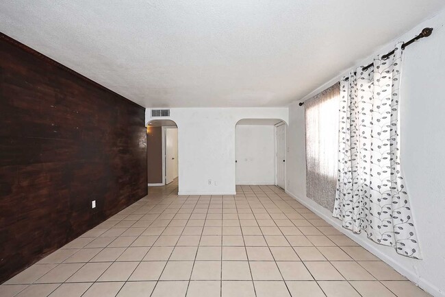 Photo - 8806 N 30th Ave