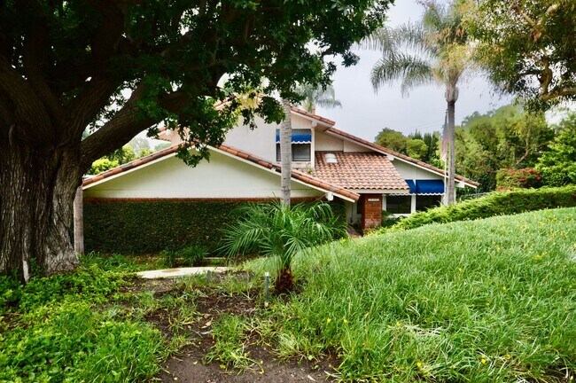 Photo - Beautifully Remodeled 4 Bedroom Pool Home ...