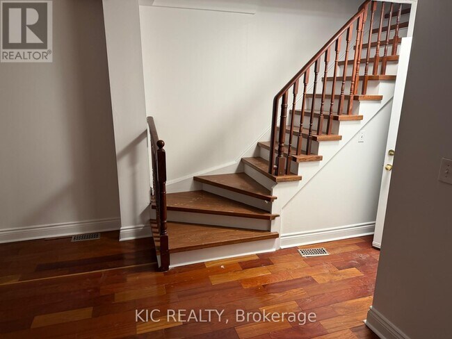 Photo - 8 Ventura Ln