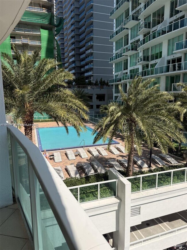 Photo - 31 SE 5th St Unidad 1411