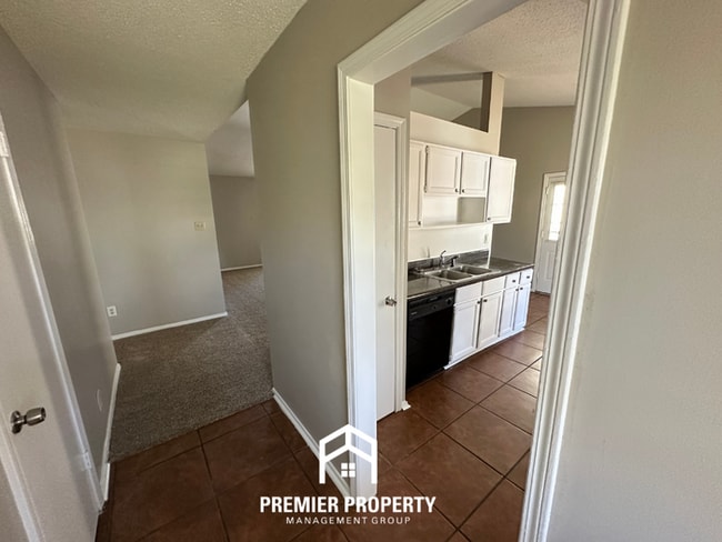 Photo - Charming 3BR/2BA Memphis Home w/ Vaulted Ceilings, Fireplace & Fenced Backyard