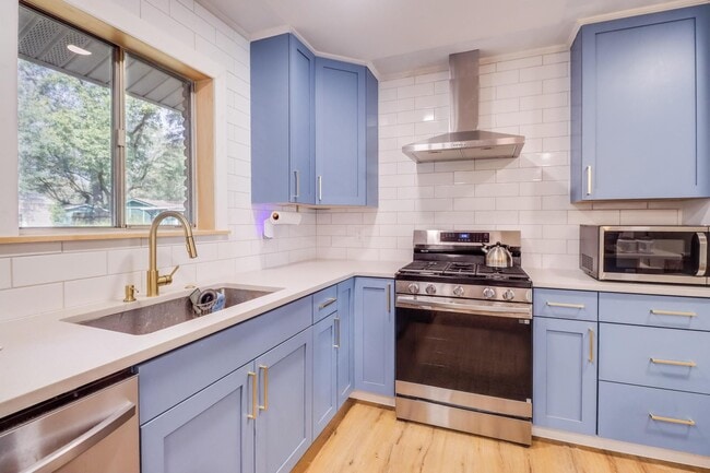 Photo - 911 Brown St