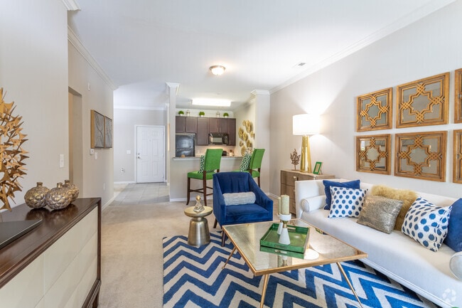 2BR, 2BA - 1,096SF - Living Area