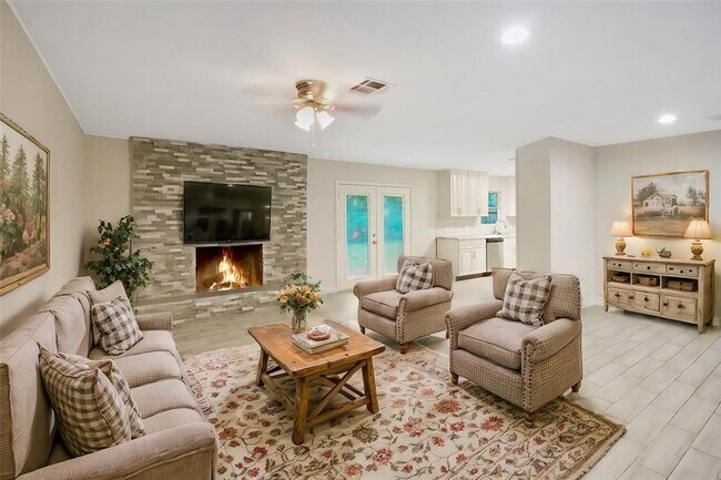 Photo - 6123 Shadow Crest St