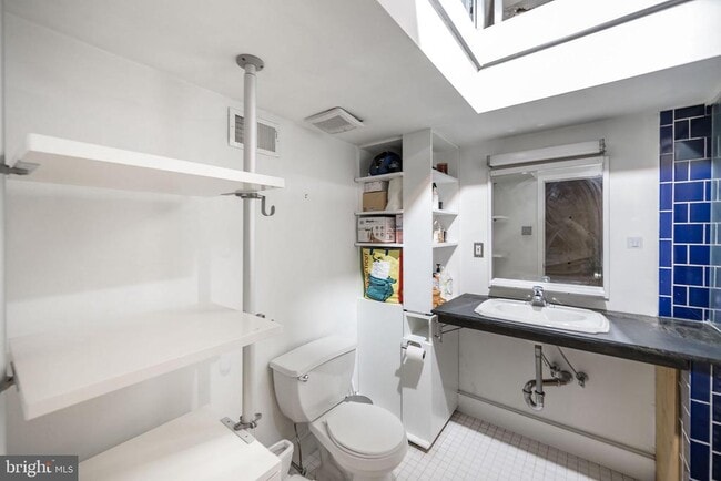 Photo - 144-50 W Laurel St Unit 201