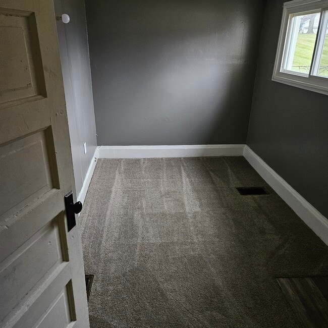 11 Fulton Ln Townhome Townhome Rental in Middletown OH