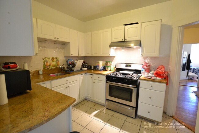 Photo - 338 Saint Paul St Unit 3