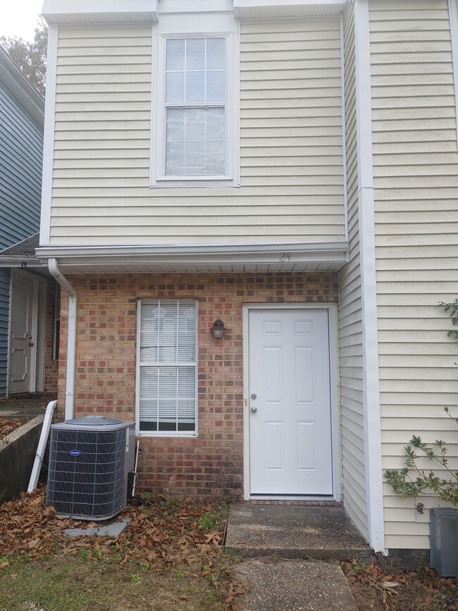 Building Photo - 24 Somerset Pkwy Rental