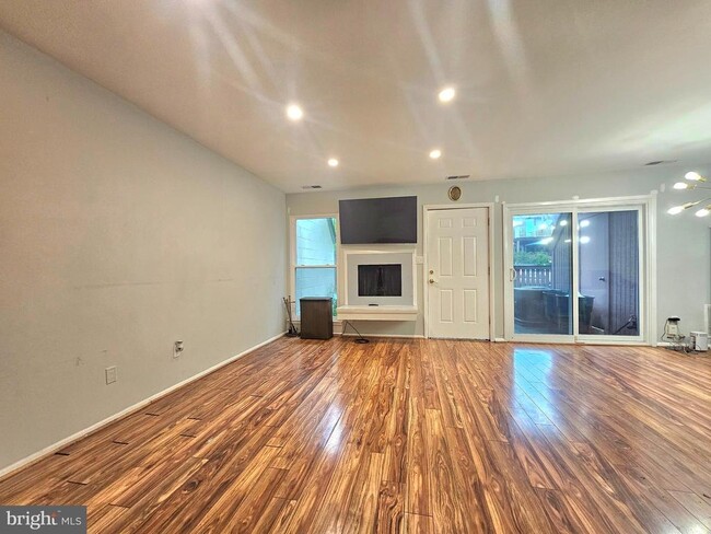 Building Photo - 8077 Pantano Pl