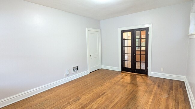 Photo - 5042 Mardel Ave Unit 5044 1F